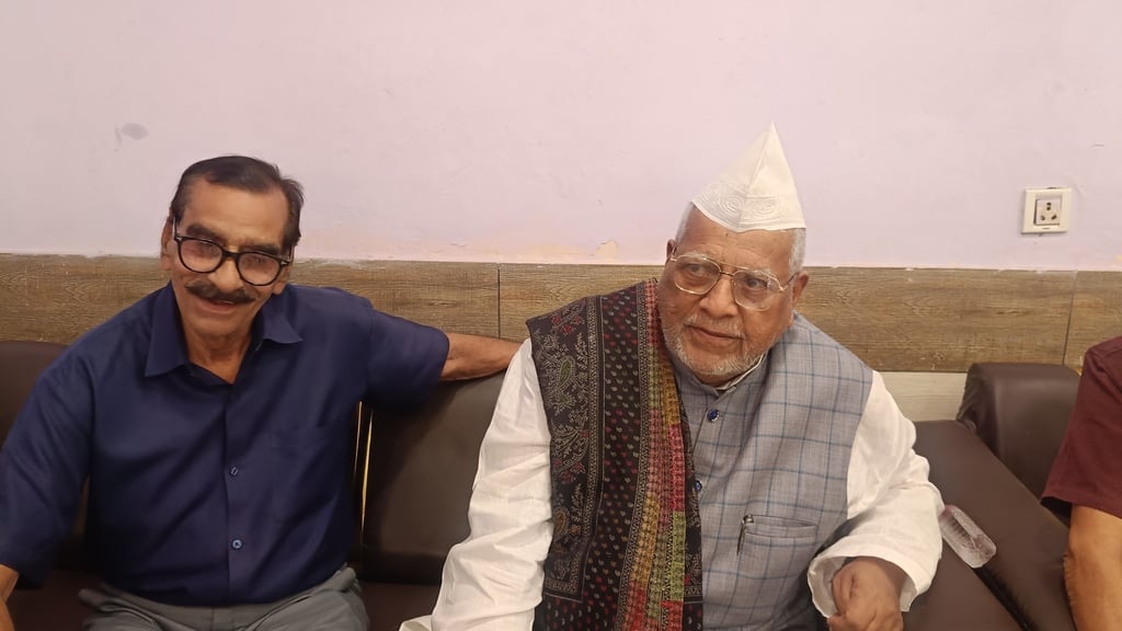 Aligarh News: सरकार लोकतंत्र की हत्या करने में जुटी, एमएलसी चुनाव में हिंसा और बूथ कैप्चरिंग के आरोप
