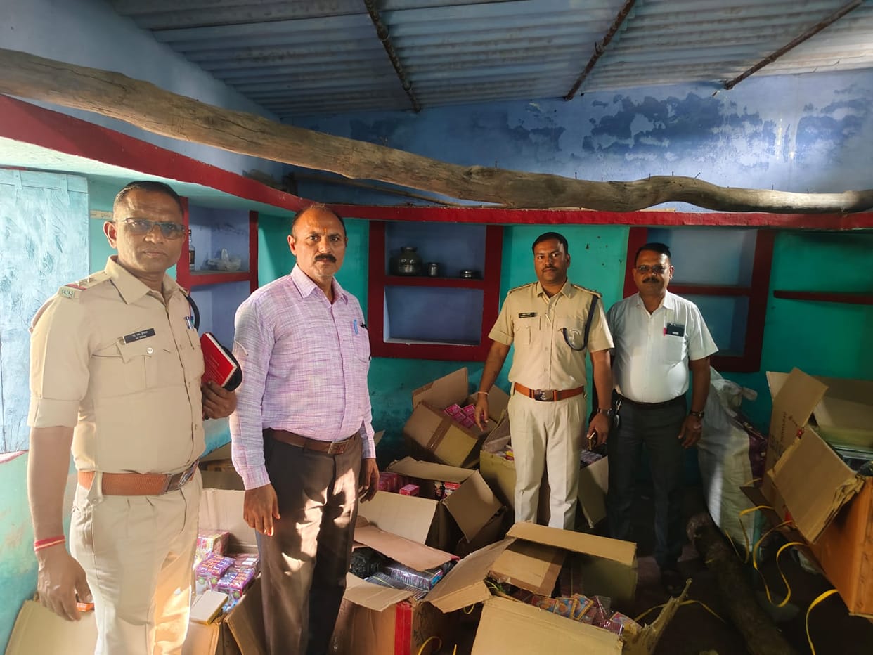 Sagar Police Seizes Illegal Crackers Worth Over 15 Lakhs Ahead of Diwali Across Multiple Locations