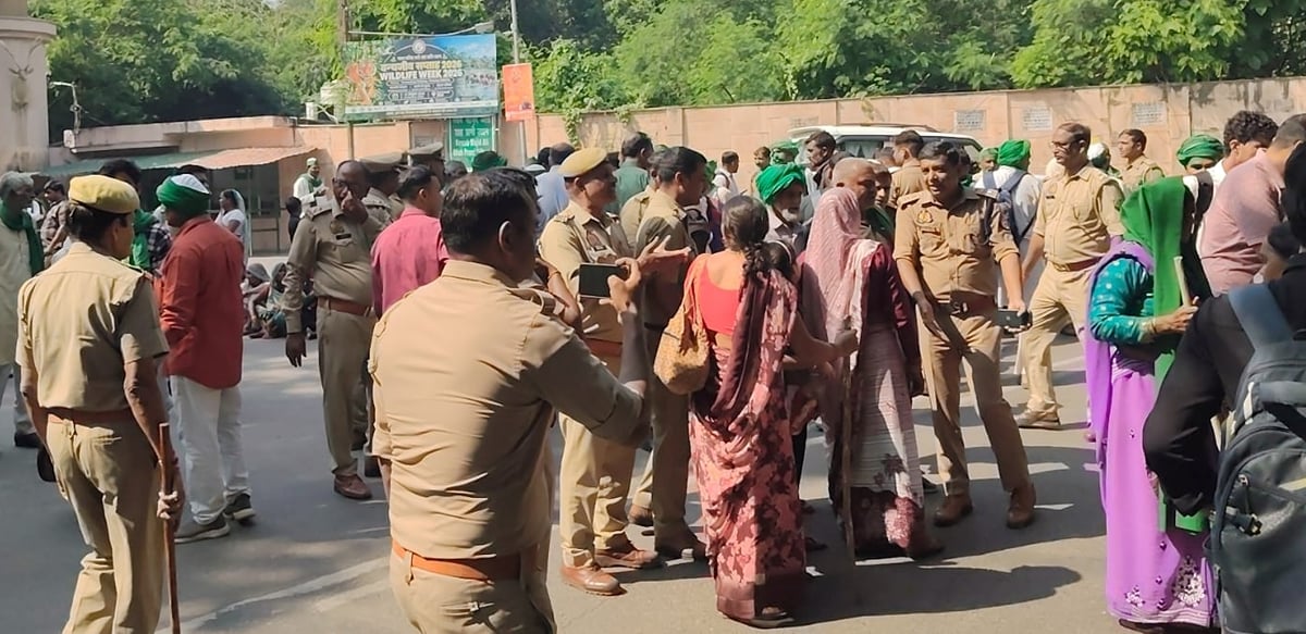 Lucknow News: किसानों की मांगों पर अड़े राकेश टिकैत, बोले- वार्ता नहीं हुई तो निकालेंगे मार्च