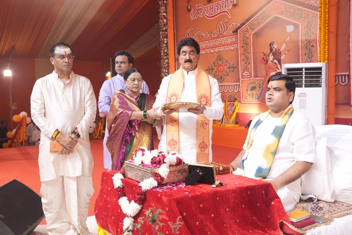 भक्त का मन भगवान के चरणों में समर्पित होना चाहिए : शांतनु महाराज