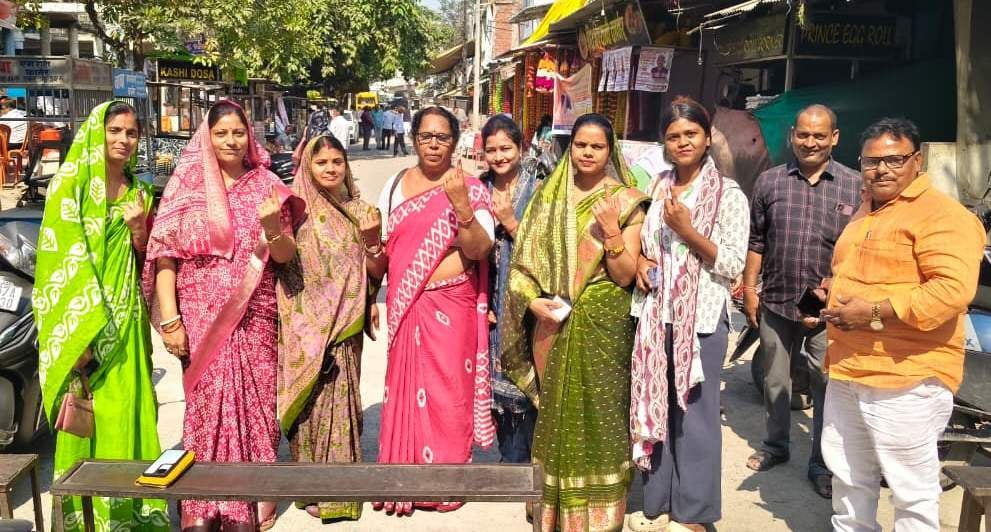 Chandauli News: डिस्टिंक्शन से चूके शिक्षक, स्नातक मतदाता सेकंड डिवीजन पर अटके
