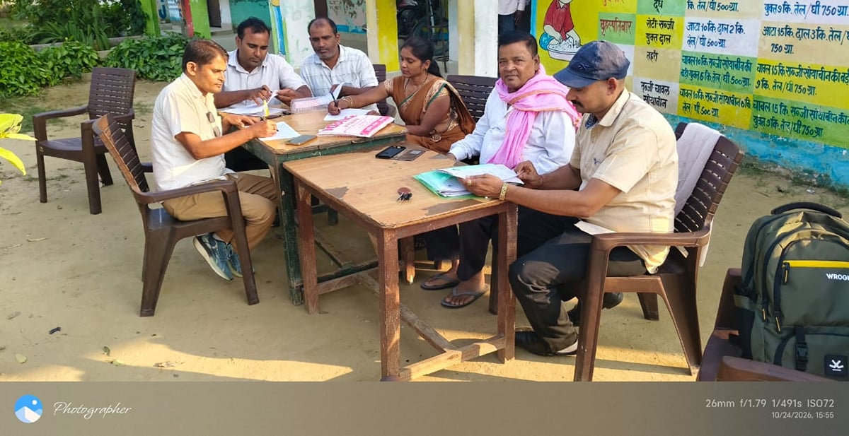 Shravasti News: 917 मतदान केंद्रों पर लगा मतदाता पुनरीक्षण शिविर