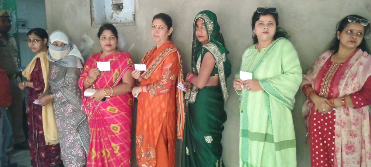 Ghazipur News: स्नातक में 43.97 व शिक्षक निर्वाचन के लिए 69.65 फीसदी हुआ मतदान