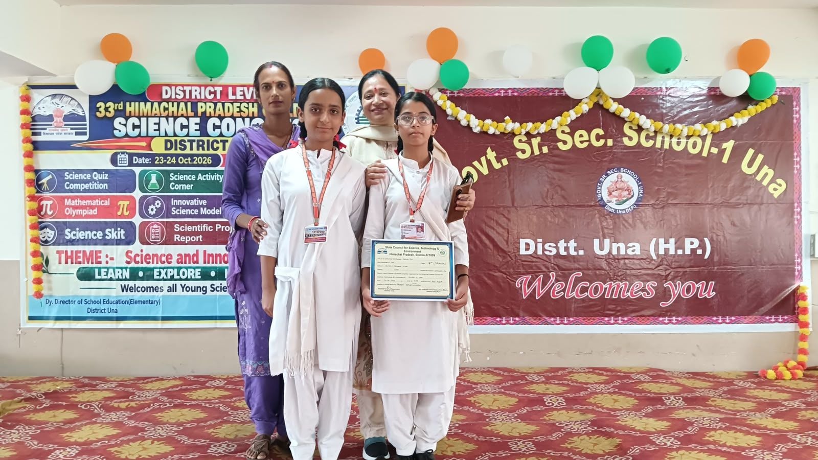 राज्य स्तरीय बाल विज्ञान सम्मेलन के लिए चयनित अंब स्कूल की छात्राएं।स्रोत :स्कूल