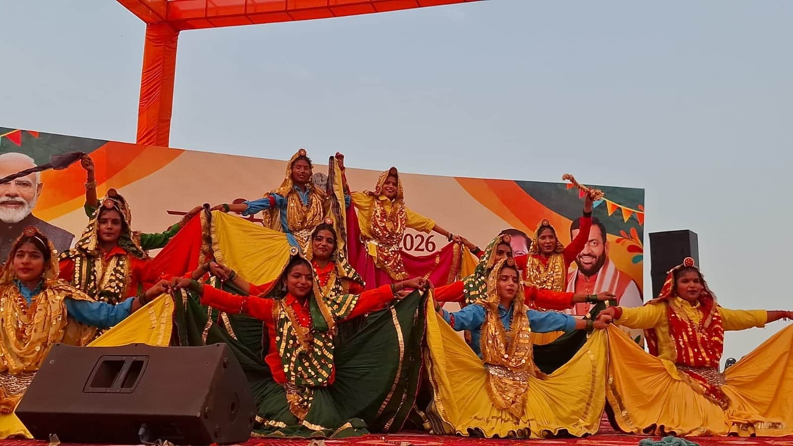 राखीगढ़ी महोत्सव में प्रस्तुत सांस्कृतिक कार्यक्रम।  स्रोत : आयोजक