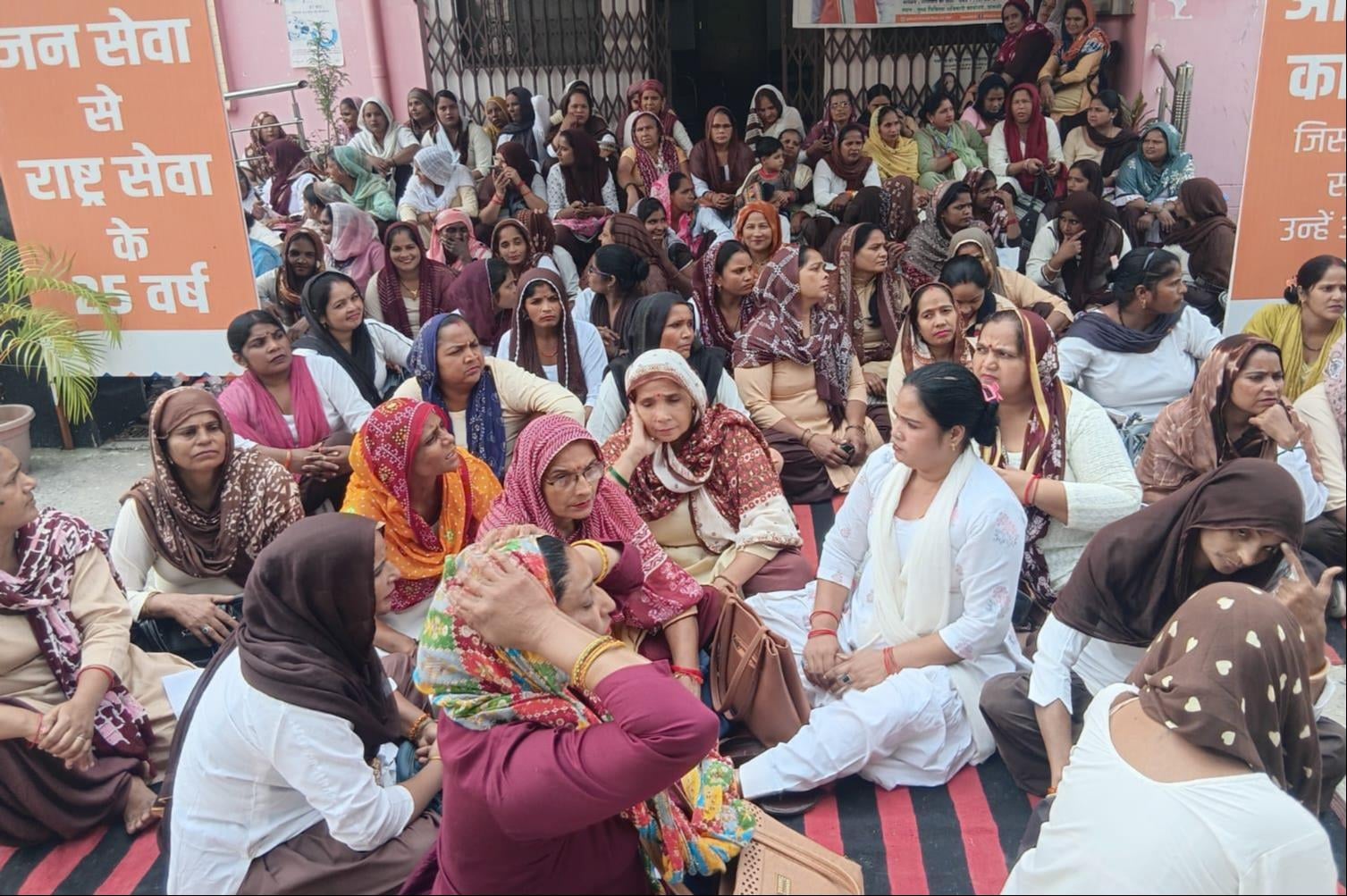 'Asha' workers' protest at the CMO office