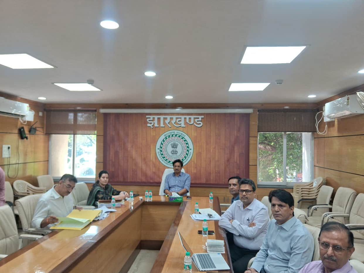 Directive issued to provide electric buses to medical colleges; instructions given by the Health Secretary.