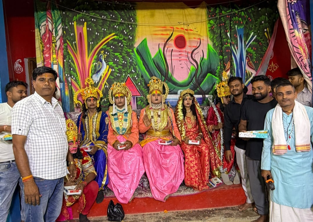 Kaushambi News: चारों भाइयों का मिलन देख भावविभोर हुए दर्शक, श्रीराम का हुआ राज्याभिषेक