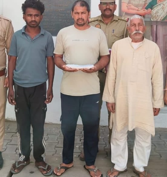 Bulandshahar News: एसएसबी जवान को फंसाने के लिए खुद पर चलवाई गोली, पिता-पुत्र समेत तीन गिरफ्तार