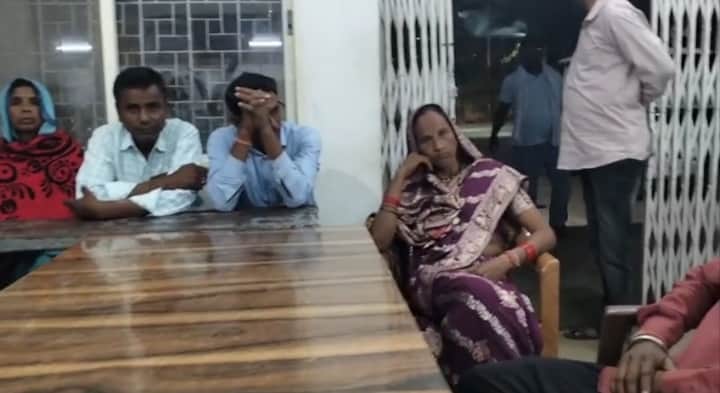 Woman Sarpanch beaten up for refusing to sign bill, husband and panch also injured