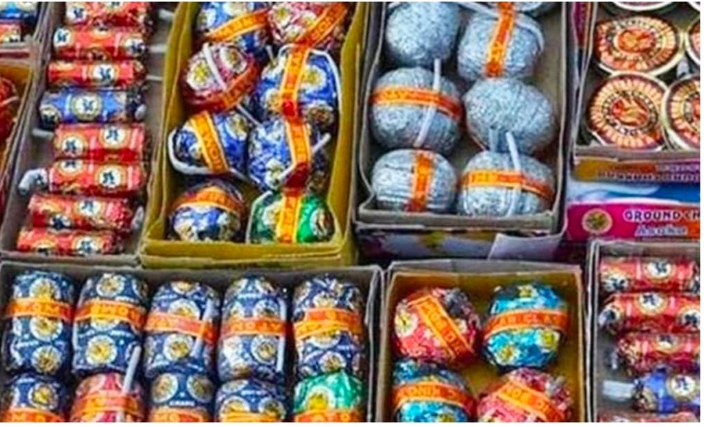 indore-illegal-fireworks-godown-raided-rajendra-nagar
