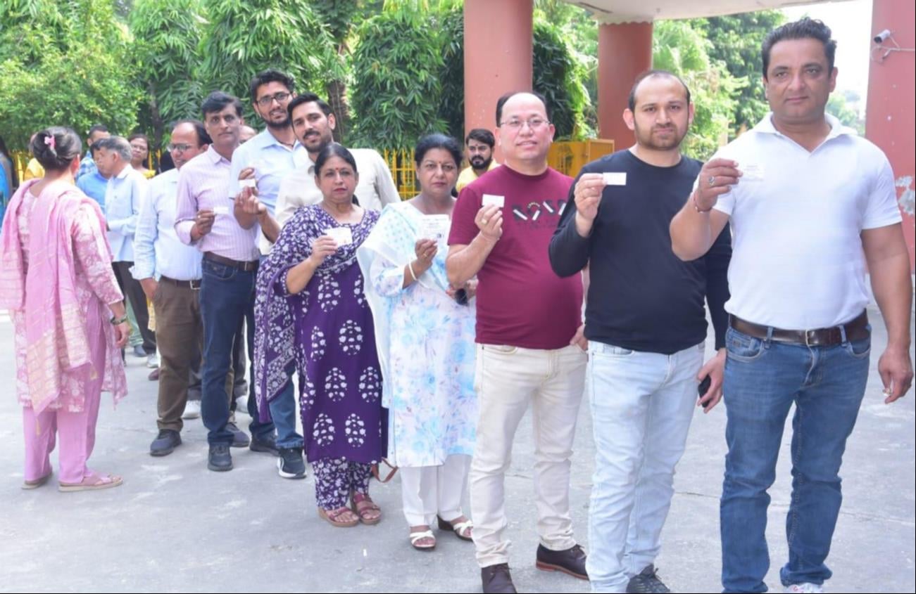 61.95 percent voter turnout in the graduate constituency, 78.80 percent in the teachers' constituency.