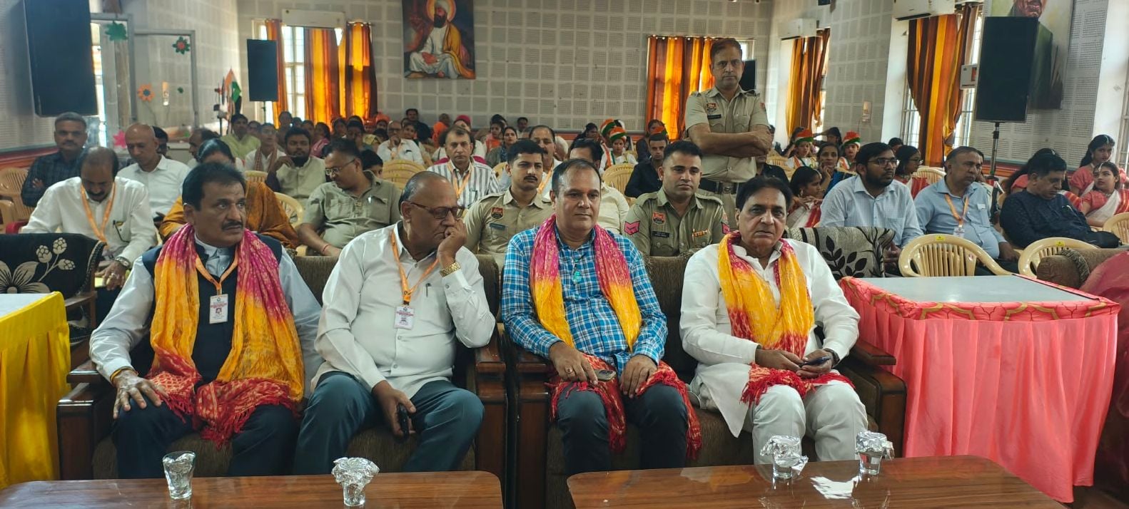 25जेएनडी12:भारत विकास परिषद की प्रदेश स्तरीय राष्ट्रीय समूहगान प्रतियोगिता में मौजूद राज्य सूचन