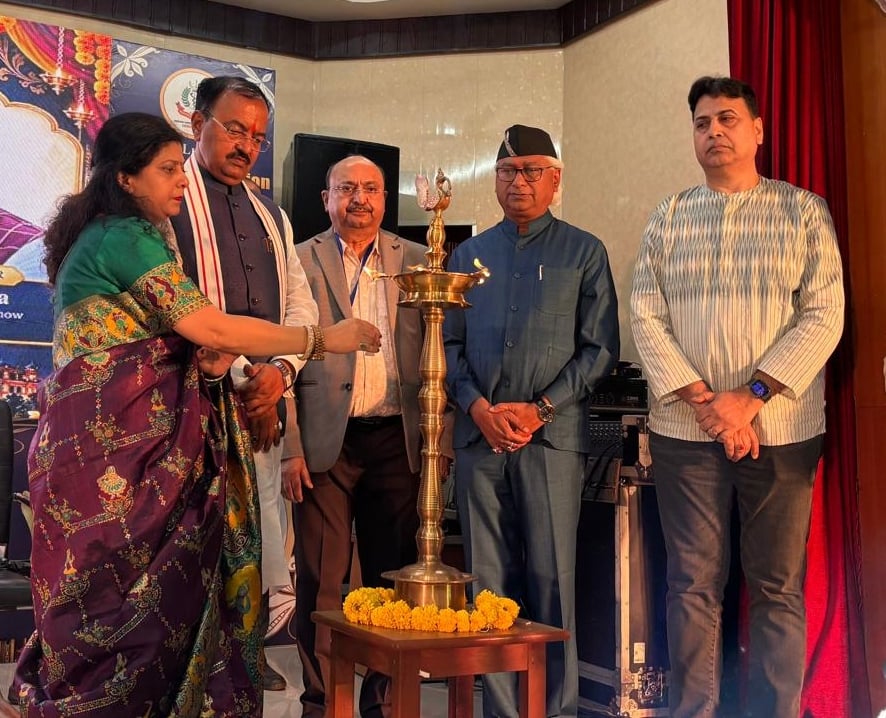Lucknow News: डॉक्टरों की सेवा समाज के लिए अनमोल