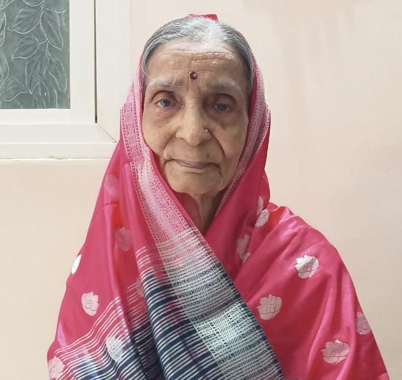 बड़वानी: सेंधवा की इंदिरा शर्मा ने देहदान से पेश की मिसाल, गार्ड ऑफ ऑनर के साथ पार्थिव देह इंदौर रवाना