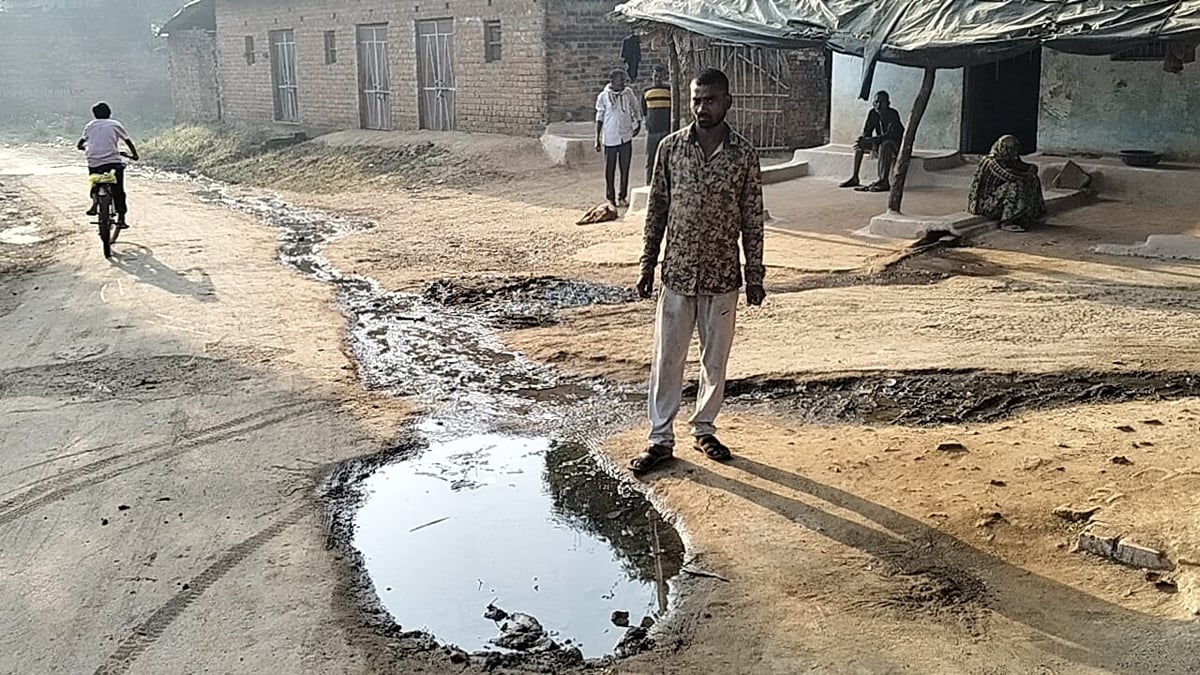 Banda News: लीकेज से घरों तक नहीं पहुंच रहा पानी