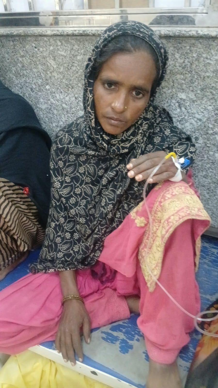 Kasganj News: खेत में काम करते समय दो महिलाओं को सांप ने डसा