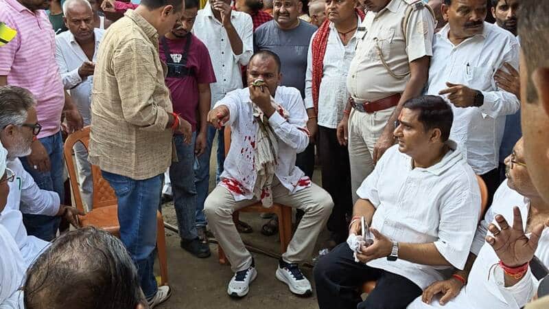 Bihar Vaishali raghopur news clash in front of prashant kishor jdu leader injured vaishali News hajipur news