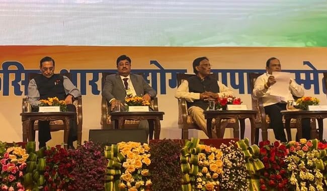 Noida News: मध्य प्रदेश के सीएम से मिले नोएडा के उद्यमी
