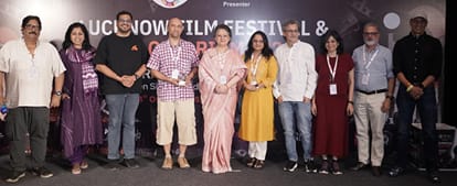 लखनऊ फिल्म फेस्टिवल में मौजूद लोग