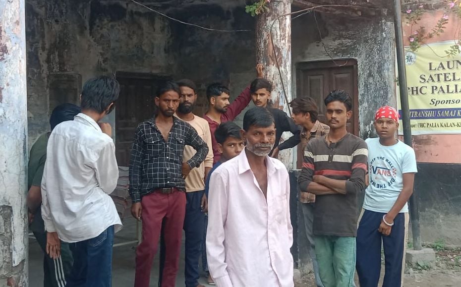 Lakhimpur Kheri News: बस की टक्कर से स्कूटी सवार की मौत, टेंपो से अस्पताल ले गए परिजन