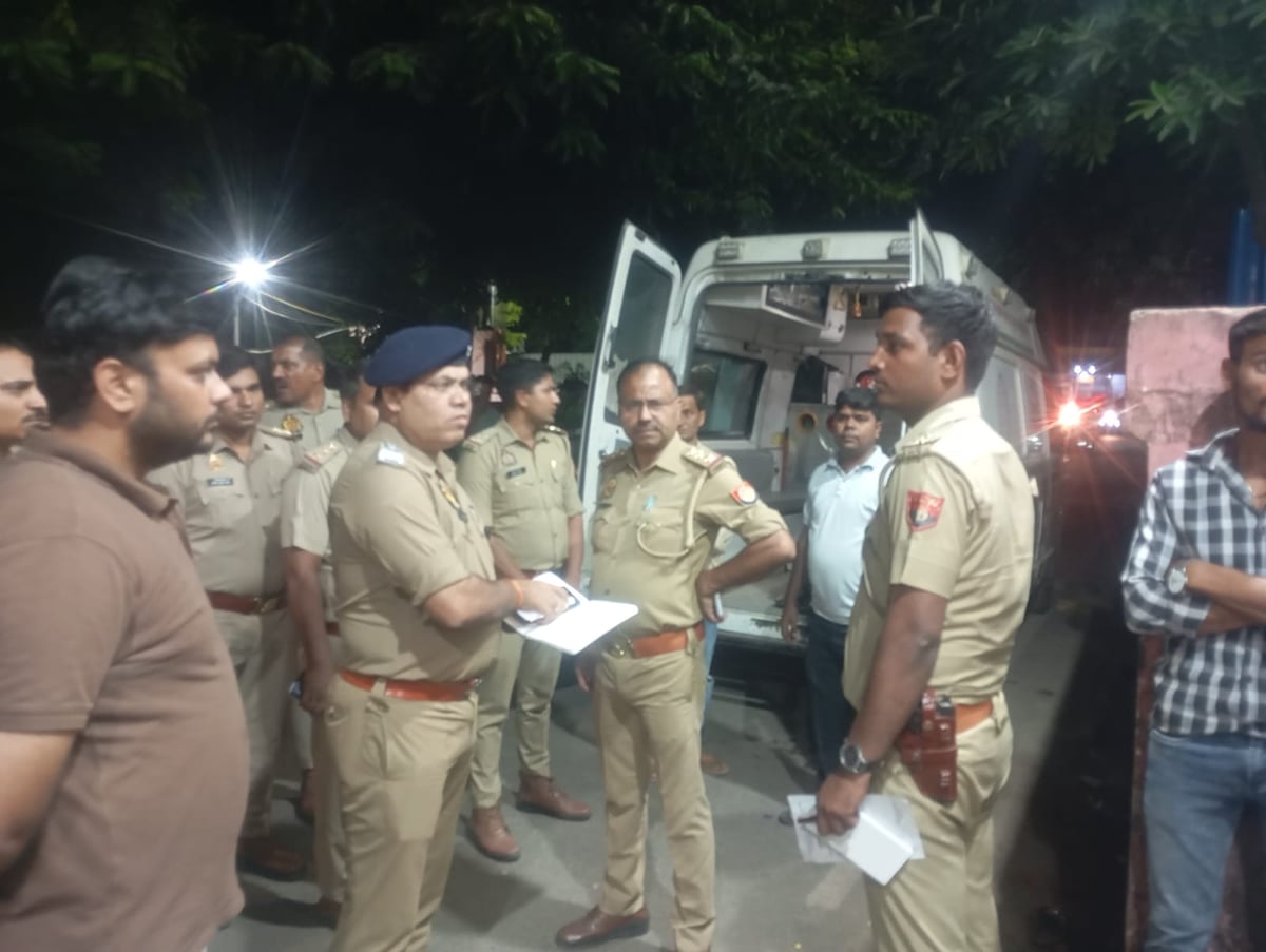 Firozabad News: टेसू-झांझी की शादी कराने गए ग्रामीणों को वाहन ने रौंदा, दो बहनों समेत चार लोगों की मौत, कई घायल
