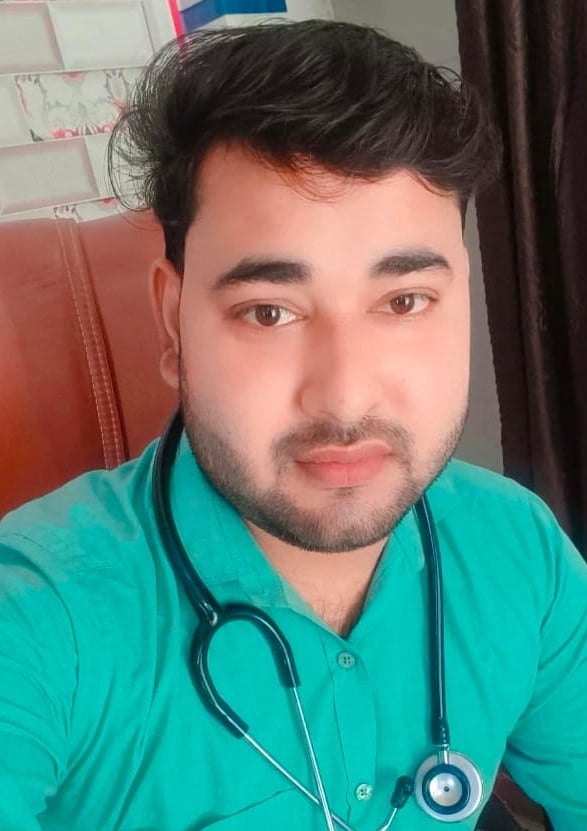 Azamgarh News: वंदे भारत ट्रेन के आगे कूदकर युवक ने की आत्महत्या
