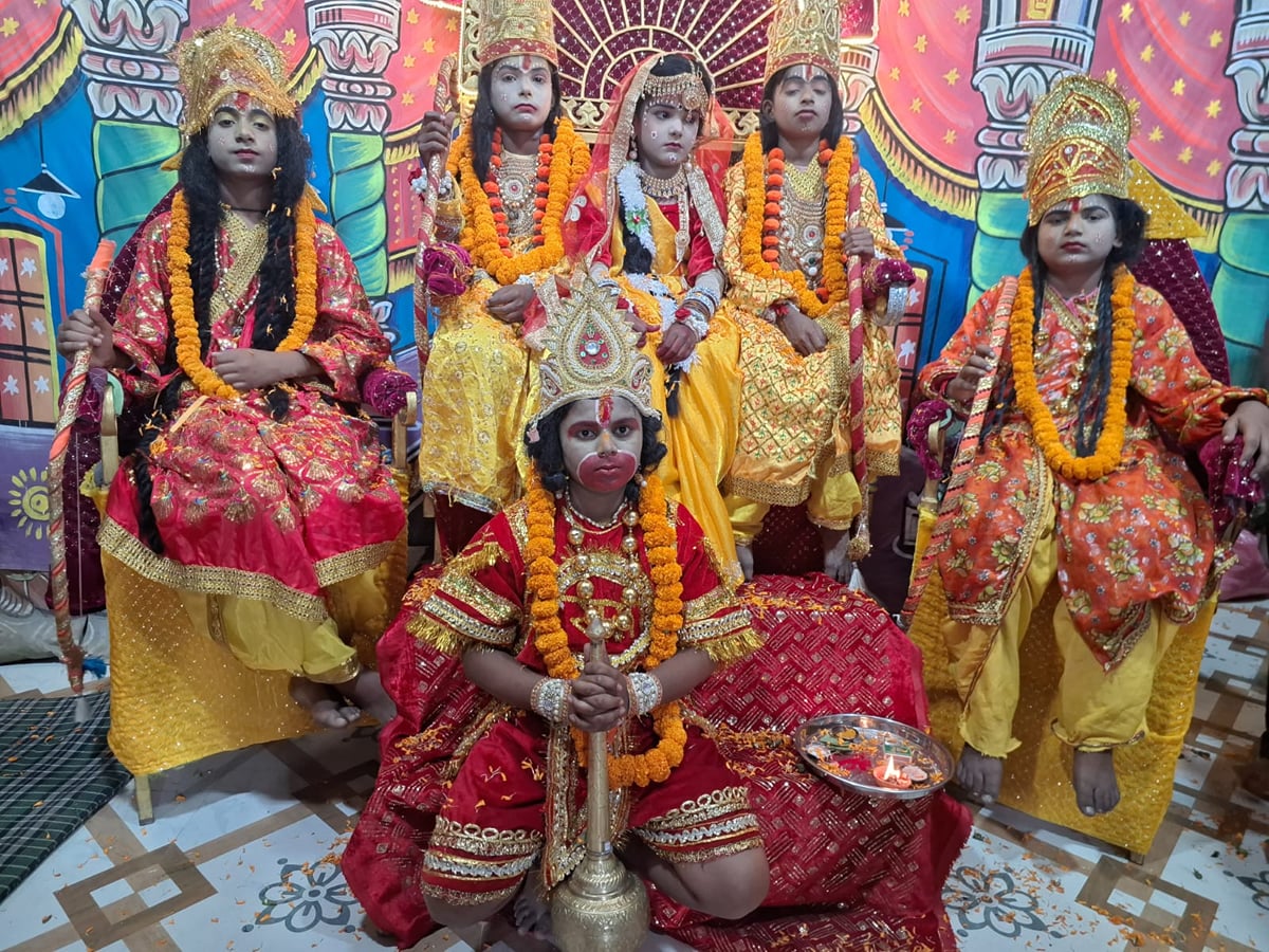 Mau News: भगवान राम का राज्याभिषेक होते ही जयश्रीराम के लगे जयकारे