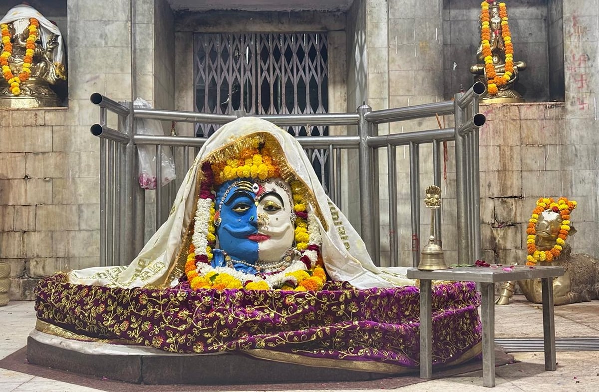 Agra News: श्रद्धा और उल्लास के साथ मनाया गया शरद पूर्णिमा का पर्व