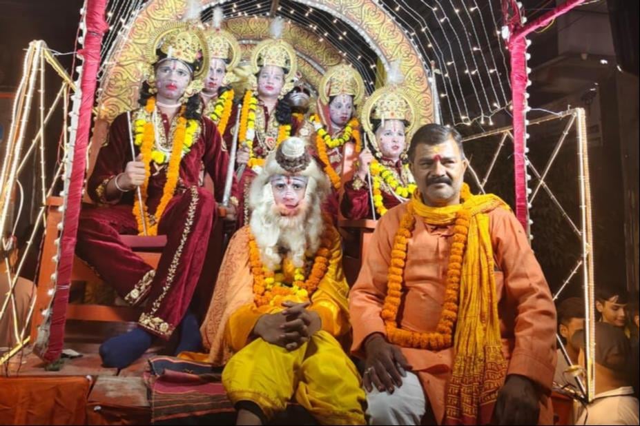 Mirzapur News: रामदरबार की झांकी देख भावविभोर हुए दर्शक