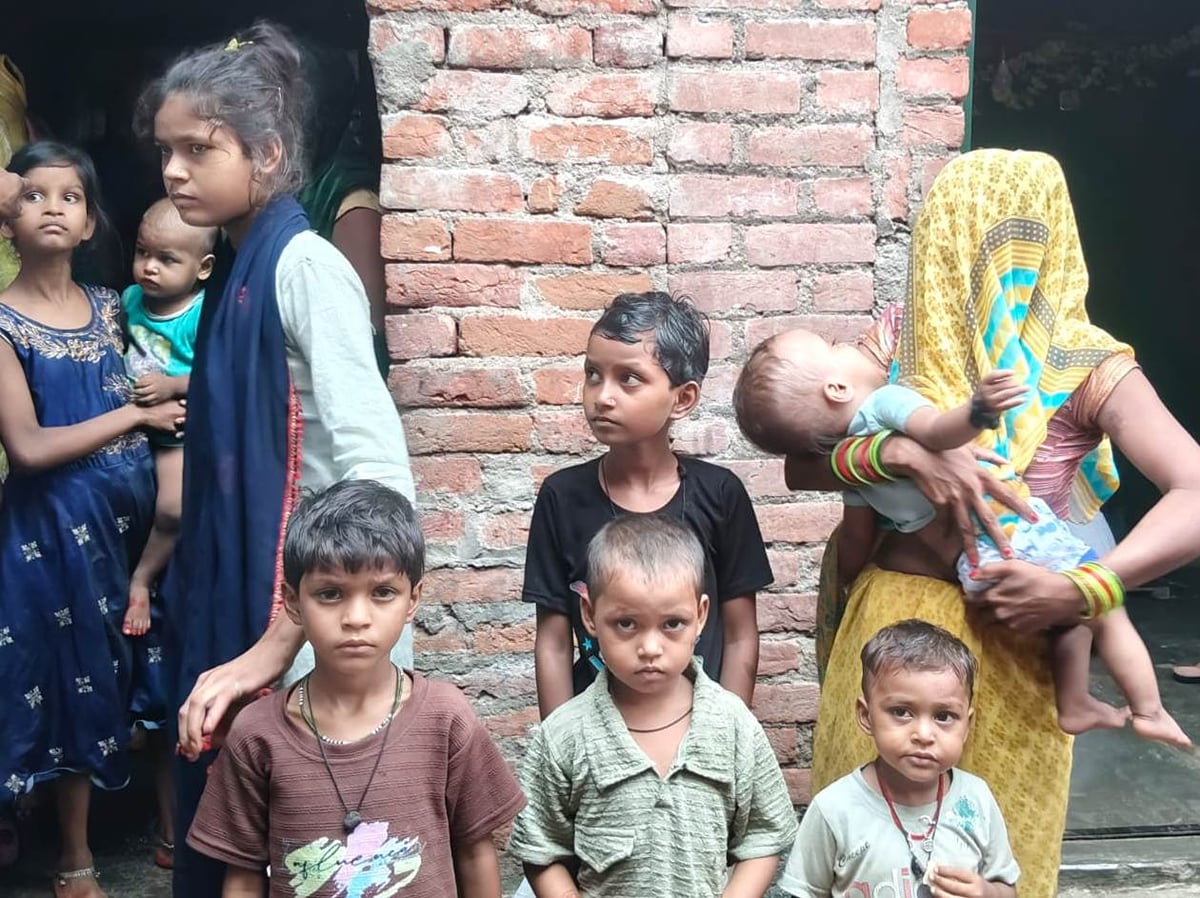 Jalaun News: जिस बेटे के इलाज में कर्ज में डूबे पिता ने दी जान, वो भी दम तोड़ गया