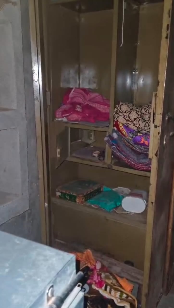 Jalaun News: बंद मकान की कुंडी काटकर 20 लाख के जेवर उड़ाए