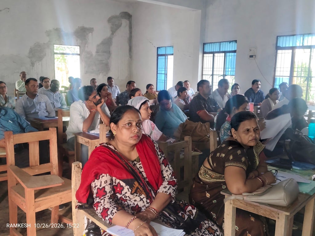 Etawah News: दूसरे चरण की जनगणना के लिए बीएलओ ने लिया प्रशिक्षण