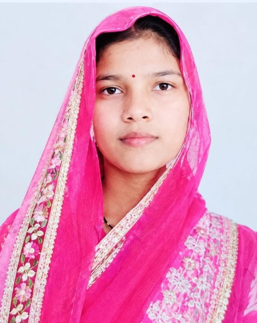 Mirzapur News: तीन बच्चों की मां ने फंदा लगाकर दी जान