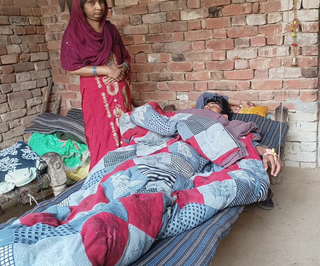 Bijnor News: बाढ़ के बाद बुखार से तप रहा जमालुदीनपुर