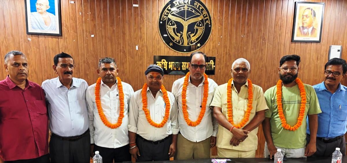 Basti News: आठवें वेतन आयोग और पुरानी पेंशन बहाली की उठाई मांग