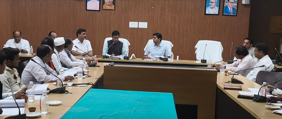 Siddharthnagar News: 1200 मतदाताओं के आधार पर होगा मतदेय स्थलों का संभाजन