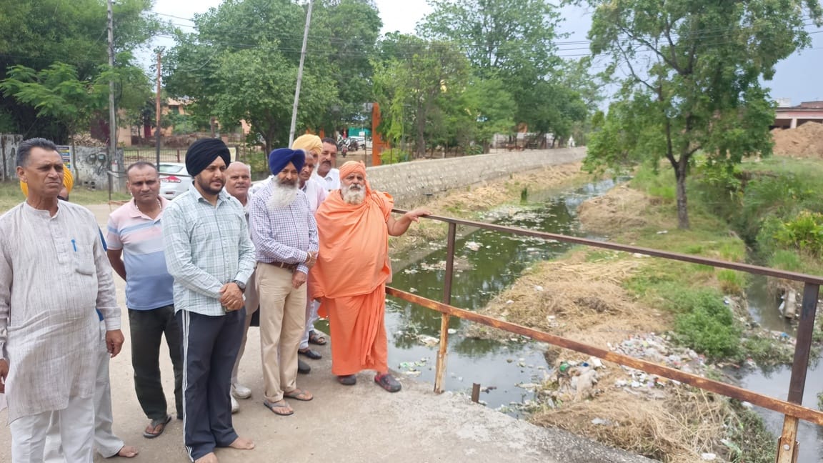 A damaged small bridge over the Saraswati River will be reconstructed at a cost of 46.67 lakh