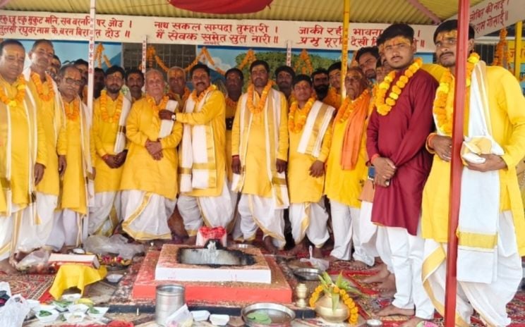 Shahjahanpur News: शरद पूर्णिमा पर ढाईघाट गंगा तट पर उमड़े श्रद्धालु