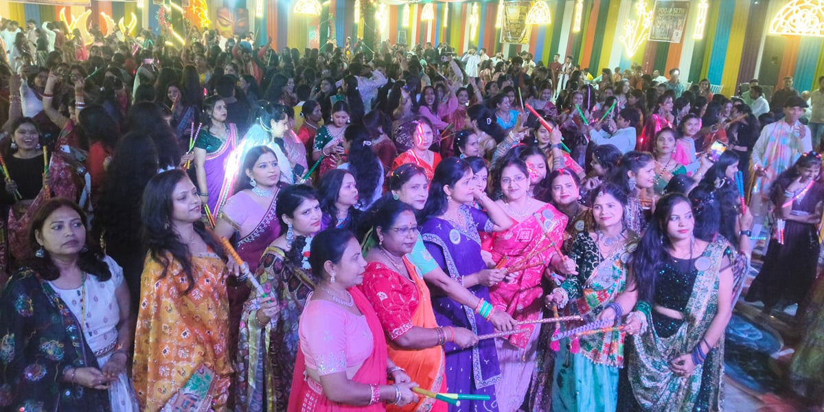 Sonebhadra News: युवाओं, महिलाओं और बच्चों ने डांडिया-गरबा की प्रस्तुतियों से बांधा समा