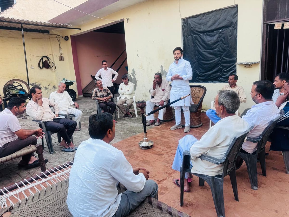 Meerut News: विकास, जनसमस्याओं के समाधान से जुड़े विषयों पर चर्चा