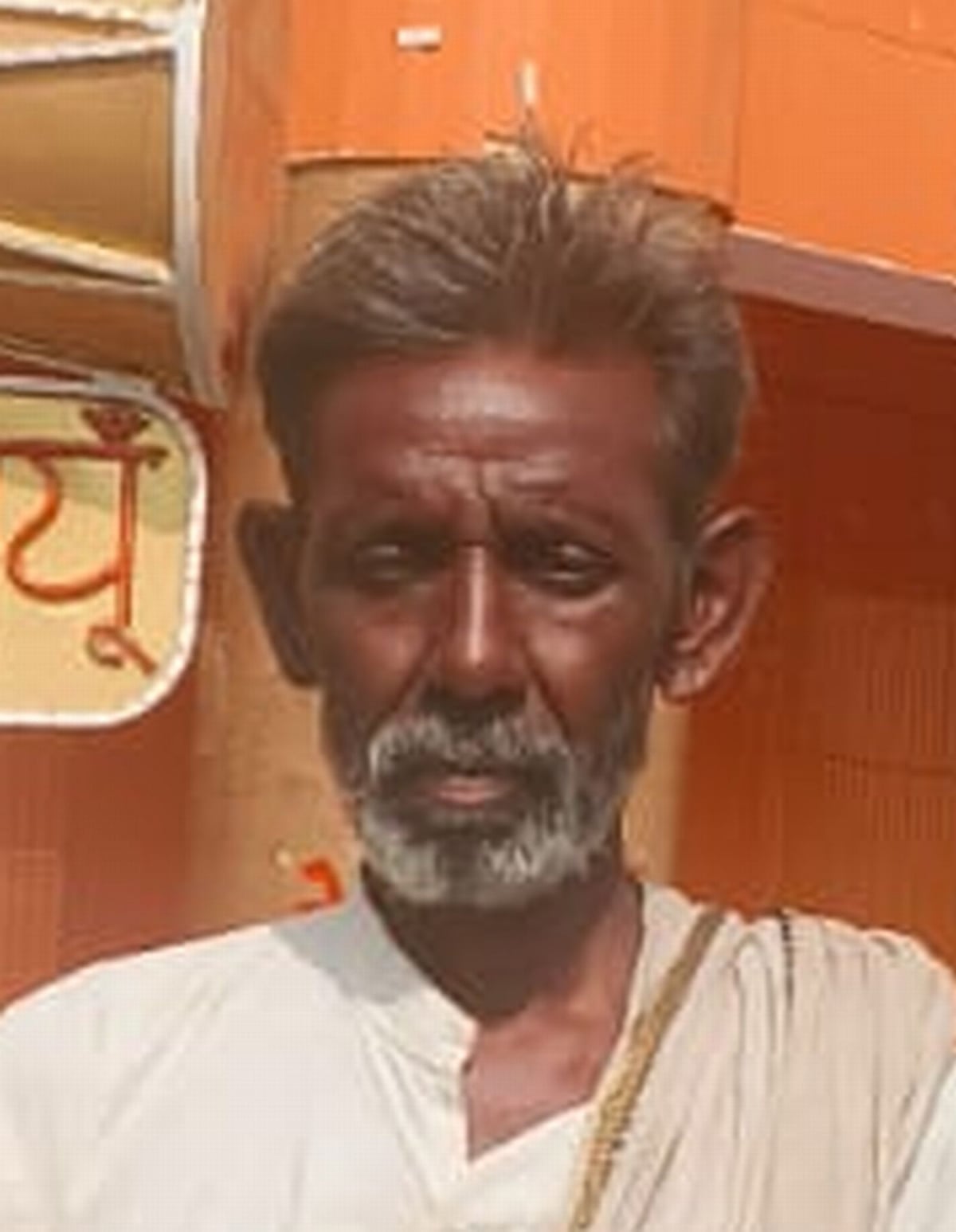 Sambhal News: बंदर के कूदने से कच्ची दीवार ढही, दबकर किसान की मौत