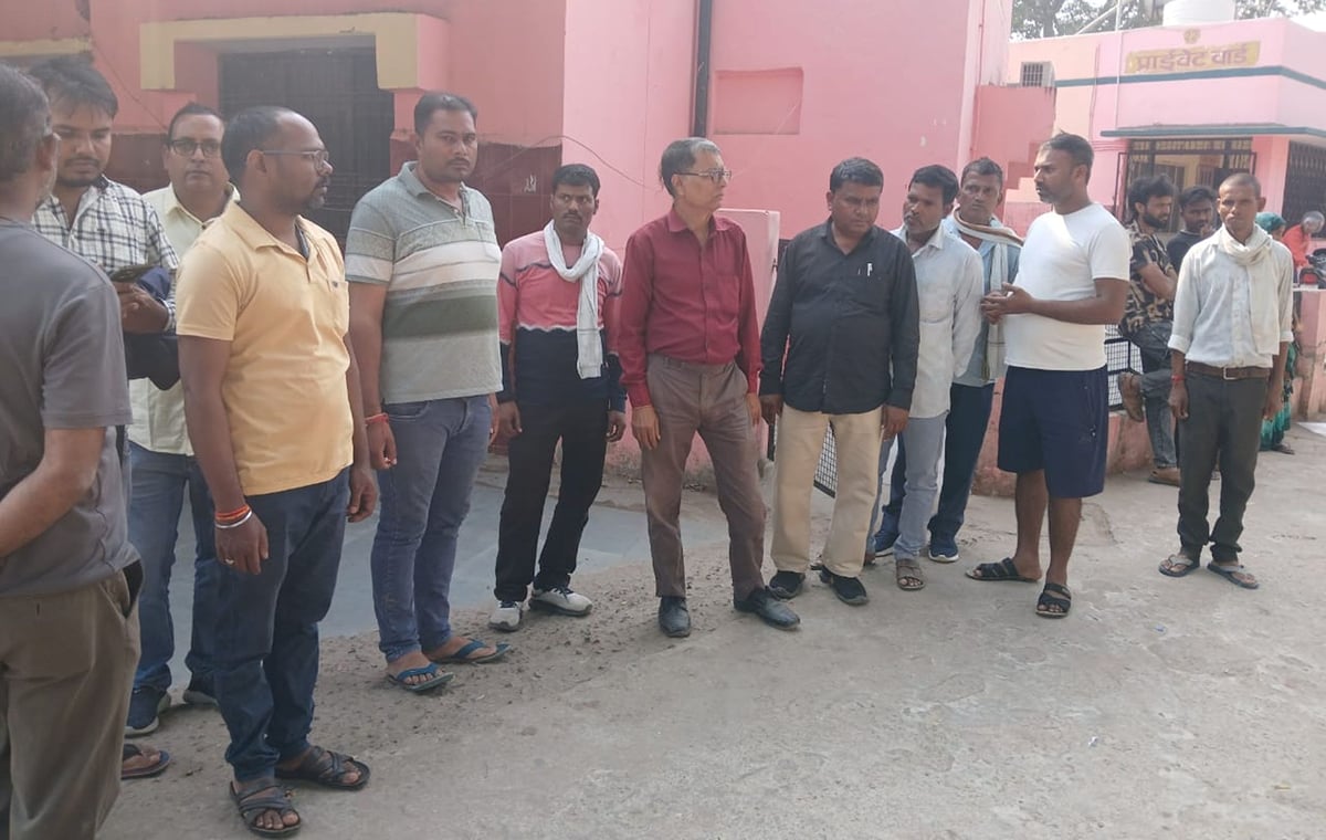 Raebareli News: हादसे में फाइनेंस कर्मी की मौत, साथी घायल