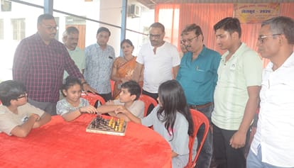 शतरंज और कैरम प्रतियोगिता
