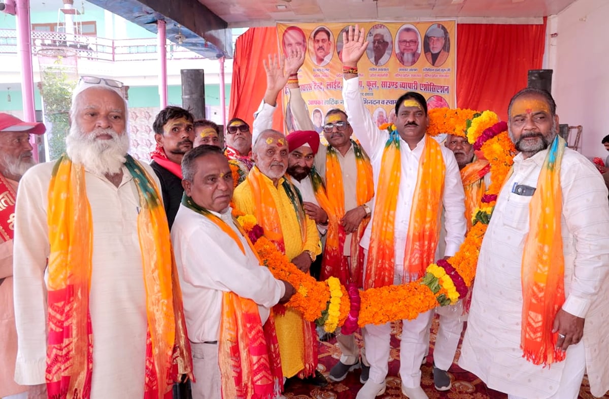Hathras News: टेंट व्यापारियों ने संगठन की मजबूती पर दिया जोर