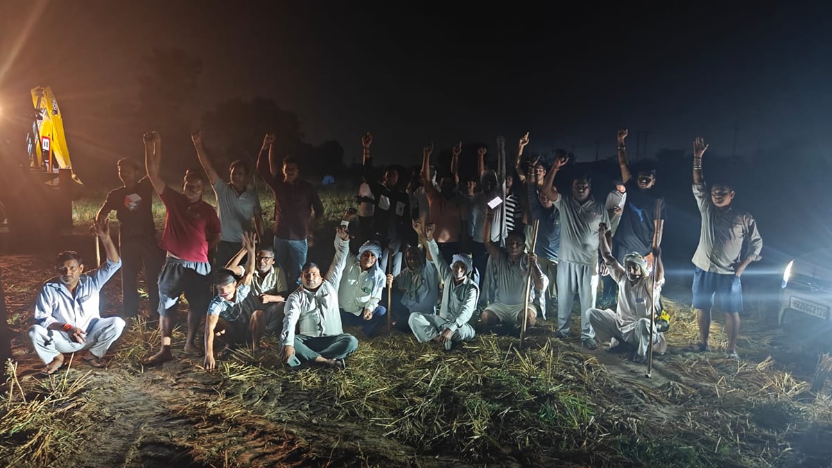 Noida News: दयानतपुर में यमुना प्राधिकरण की कार्रवाई का विरोध