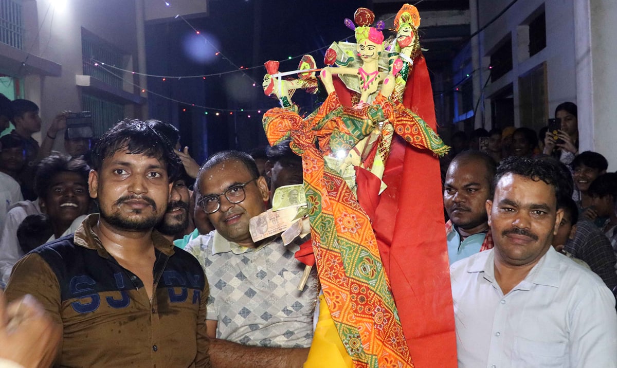 Agra News: शरद पूर्णिमाः चली है प्यारी झांझी हम सबसे मुखड़ा मोड़....