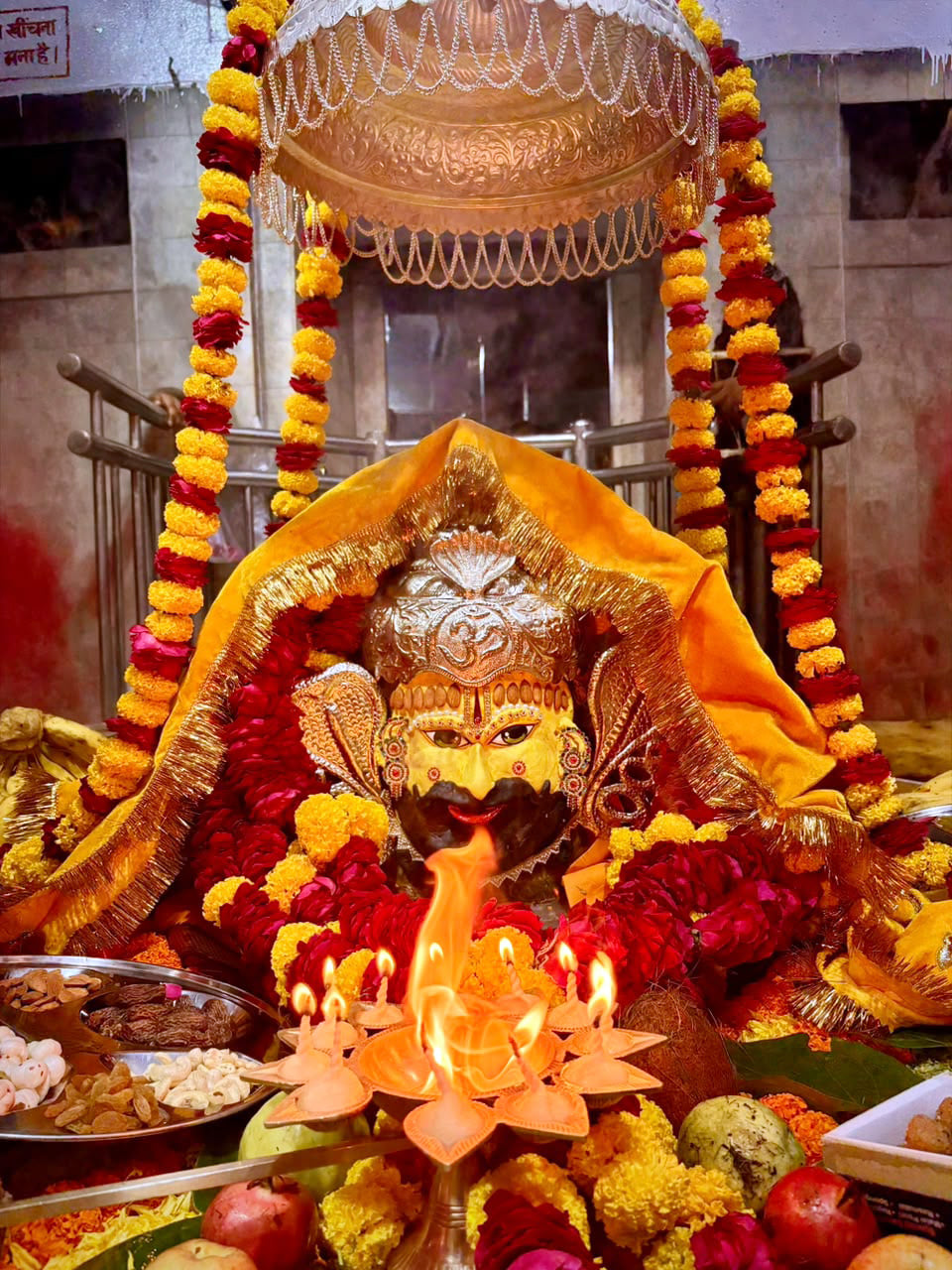 Agra News: खाटू श्याम के रूप में  बृह्मलाल महाराज का शृंगार