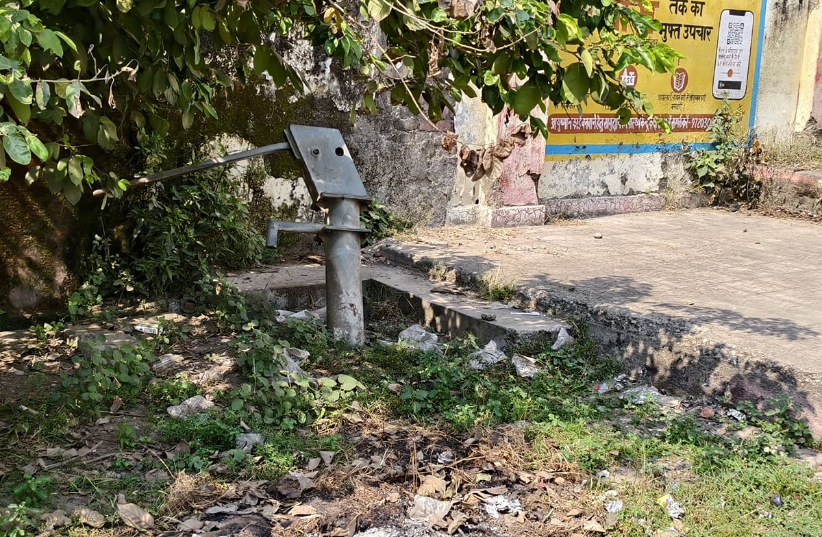 Budaun News: बिसौली रोडवेज अड्डे पर यात्री परेशान, रात आठ से सुबह तीन बजे तक बसों का आवागमन नहीं