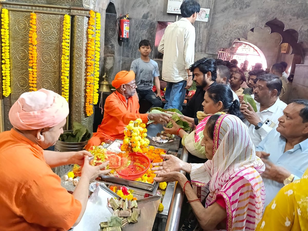 Balrampur News: देवीपाटन मंदिर में 11 हजार दीपों से मनेगा दीपोत्सव, तैयारियां शुरू